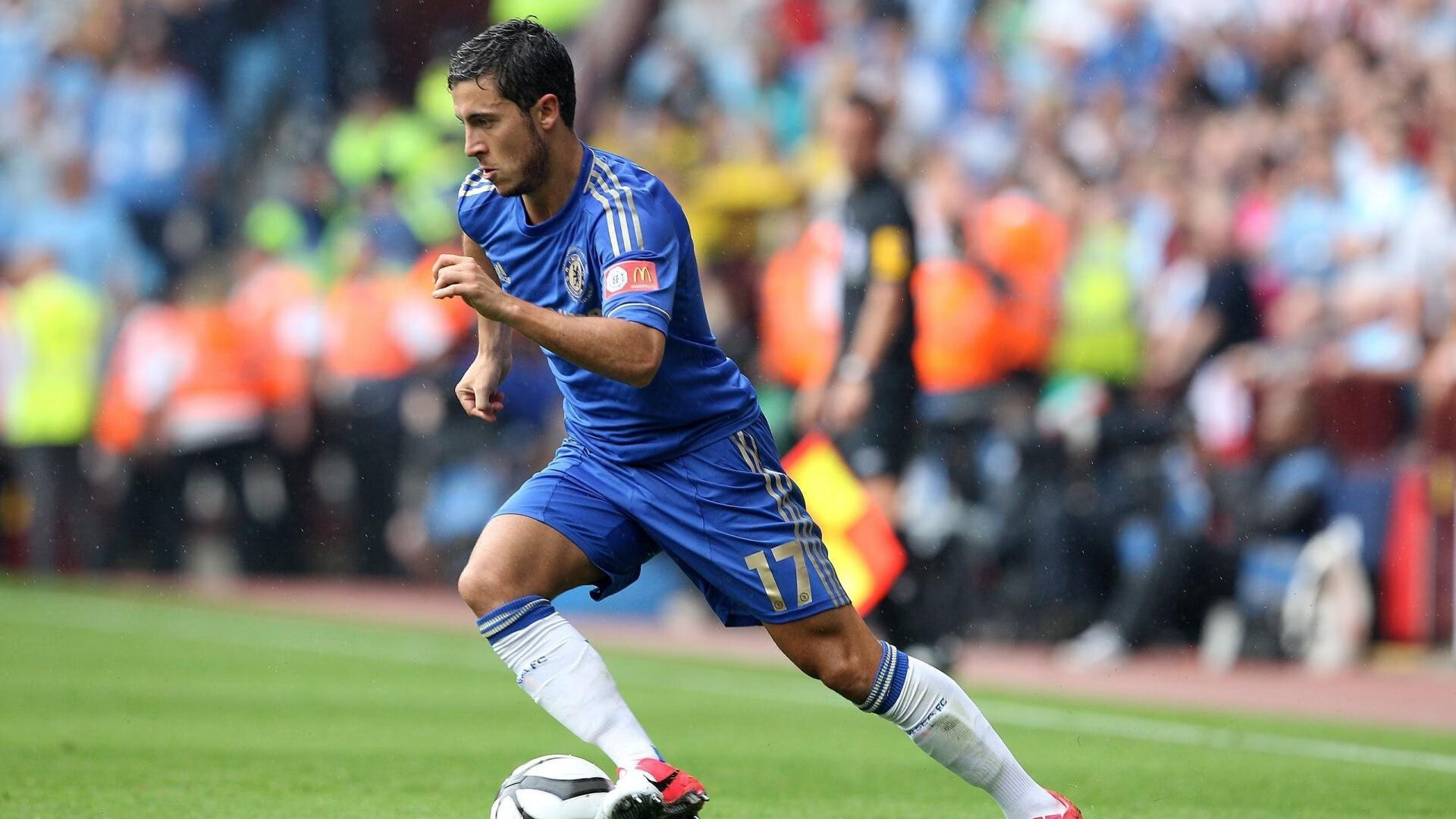 一脚绝杀,球迷疯狂庆祝,一脚把足球踢爆的电视剧